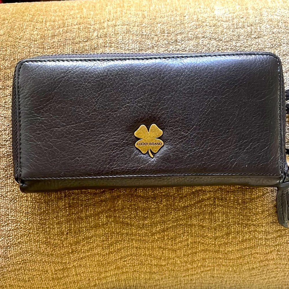 Lucky Brand black leather wallet - double zipper